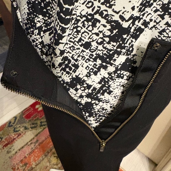 LOFT Black Mini Skirt - Picture 6 of 16